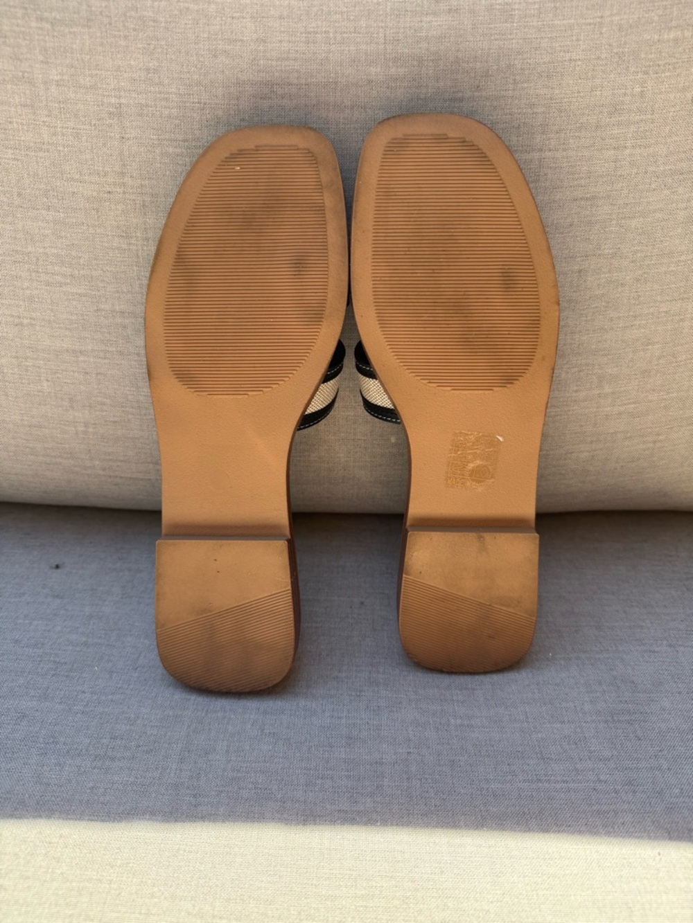 Women's Black & Cream Slide Sandals - Picture 3 of 3